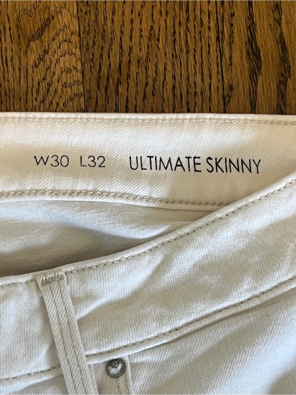 Calvin Klein Jeans Women's White Straight-Leg Jeans - Picture 4 of 9